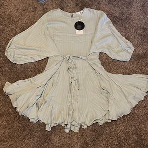 Light and Flowy Mint Green Dress, Sz L
